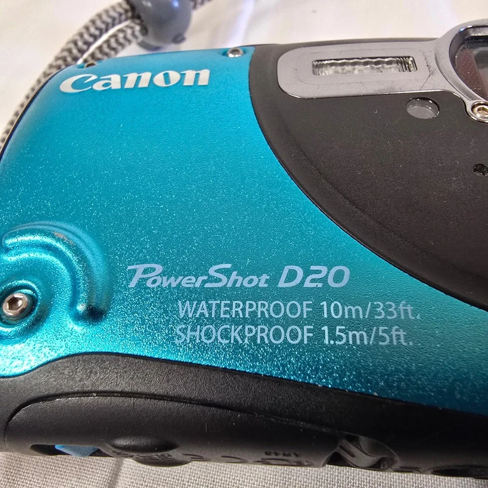 Canon PowerShot D20 Waterproof Digital Camera Blue 12.1MP GPS Bundle 2 Batteries